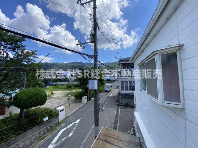中石切町1丁目中古戸建の展望|生駒山も見え、お子様が公園で遊んでいるのも見れます♪