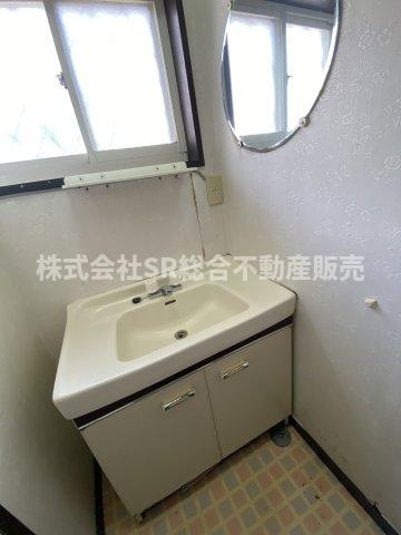 中石切町1丁目中古戸建の独立洗面台|洗面所2か所にあります！