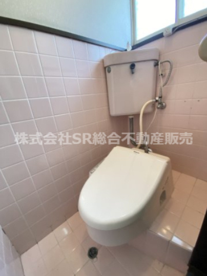中石切町1丁目中古戸建のトイレ|トイレも2か所にあります♪