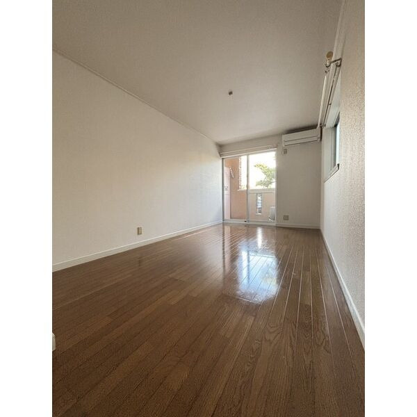 アパルトメントデュエットB棟の居間・リビング