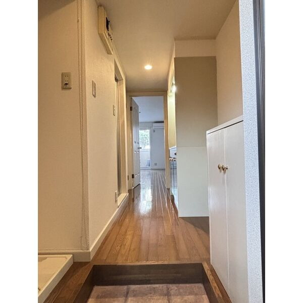 アパルトメントデュエットB棟の玄関