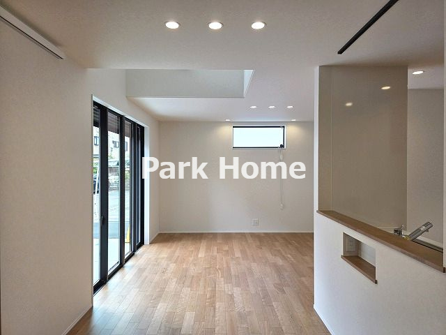 高知市旭町3丁目　新築戸建ての居間・リビング|１F:約17LDK