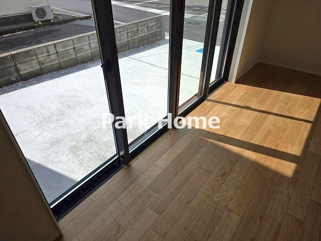 高知市旭町3丁目　新築戸建ての居間・リビング