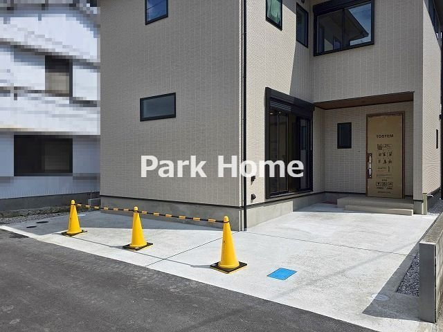 高知市旭町3丁目　新築戸建ての駐車場|駐車2台可能です。