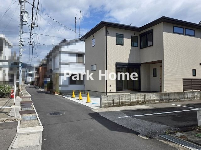 高知市旭町3丁目　新築戸建ての前面道路含む現地写真