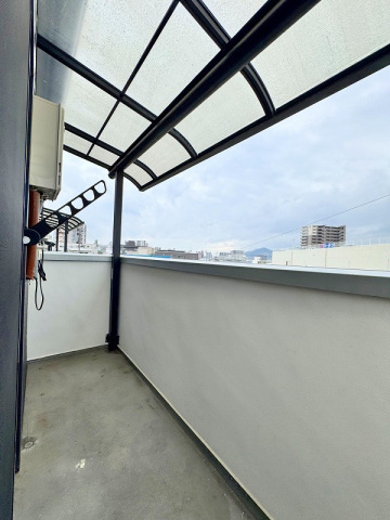 ＵＬＴＩＭＡＴＥ　ＯＮＥ　ＢＬＤＧ祇園のバルコニー