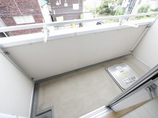 大阪市中央区森ノ宮中央１丁目の賃貸マンションのバルコニー