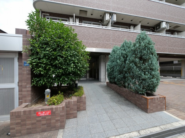 大阪市中央区森ノ宮中央１丁目の賃貸マンションのエントランス