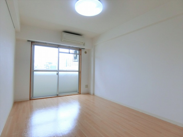 大阪市中央区森ノ宮中央１丁目の賃貸マンションの居間・リビング