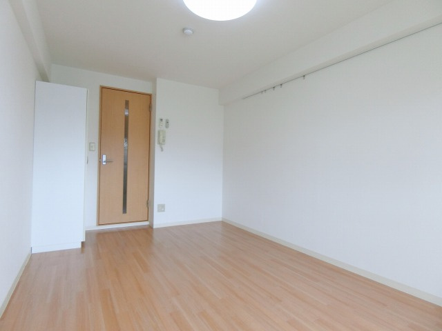 大阪市中央区森ノ宮中央１丁目の賃貸マンションの居間・リビング