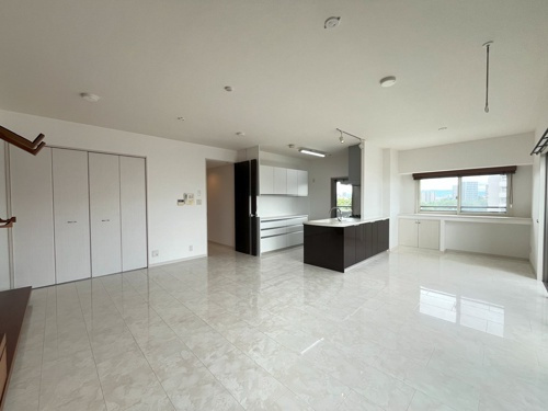 熊本市中央区水前寺公園の賃貸マンションの居間・リビング