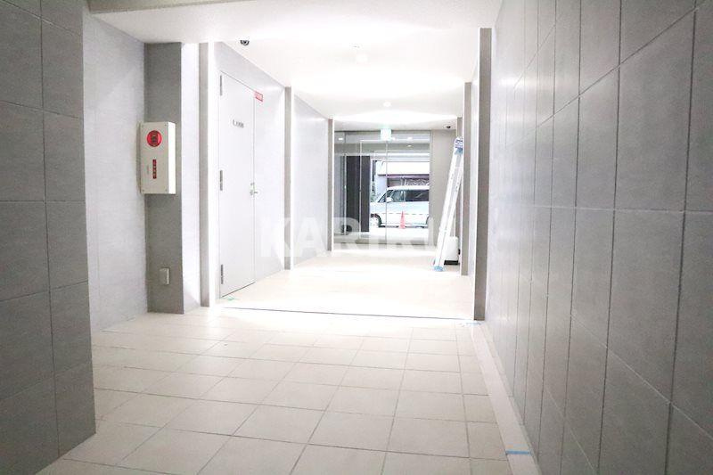 ブリリアントジュネス本町のエントランス