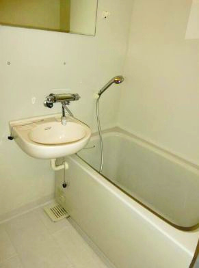 台東区松が谷２丁目の賃貸マンション