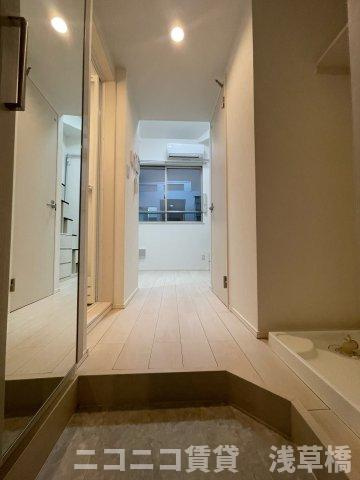 ハーモニーテラス日ノ出町の玄関