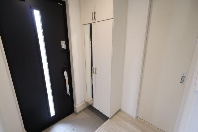 《仲介手数料無料》上尾市大字原市4230-5(全1戸)新築一戸建てZut PLUS+の玄関|撮影日 2025年9月4日 14:10 曇り