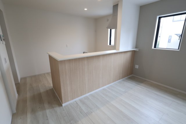 《仲介手数料無料》上尾市大字原市4230-5(全1戸)新築一戸建てZut PLUS+のキッチン|撮影日 2025年9月4日 14:10 曇り