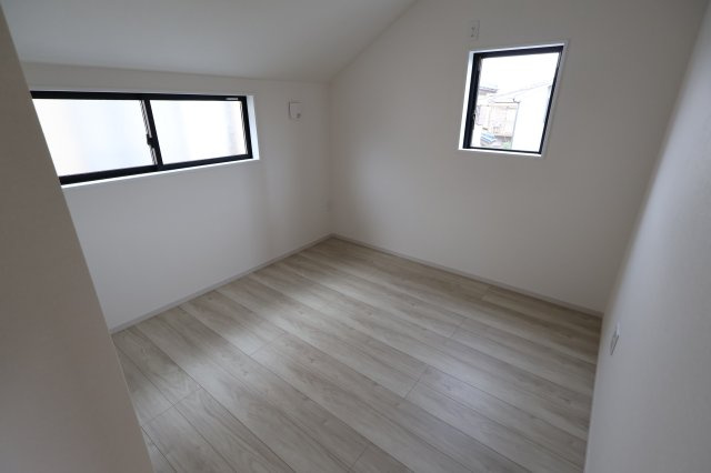 《仲介手数料無料》上尾市大字原市4230-5(全1戸)新築一戸建てZut PLUS+の洋室|撮影日 2025年9月4日 14:10 曇り