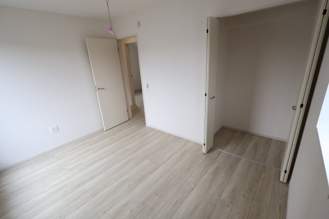 《仲介手数料無料》上尾市大字原市4230-5(全1戸)新築一戸建てZut PLUS+の洋室|撮影日撮影日 2025年9月4日 14:10 曇り 