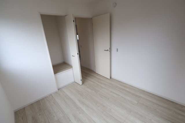 《仲介手数料無料》上尾市大字原市4230-5(全1戸)新築一戸建てZut PLUS+の洋室|撮影日 2025年9月4日 14:10 曇り