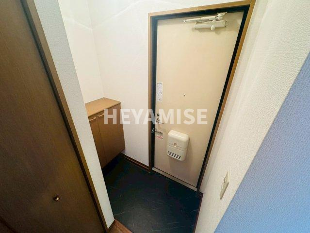 マルセイコート田中町の玄関