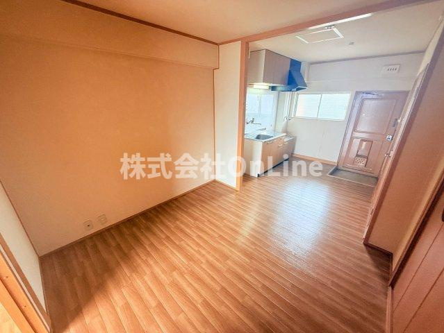 柴本マンションの居間・リビング