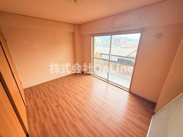 柴本マンションの洋室