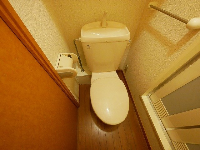 レオパレスグリシーナのトイレ|清潔感のあるトイレです