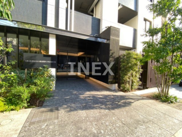 横浜市中区翁町２丁目の賃貸マンションのエントランス