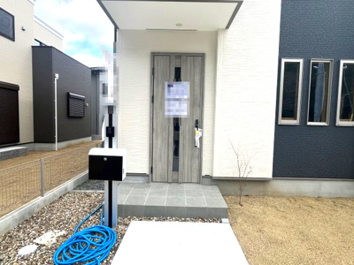 【玄関】 | 【20万円ｷｬｯｼｭﾊﾞｯｸ対象物件】ファーストタウン第5広陵町大野 全6棟 3号棟 | 施工例写真