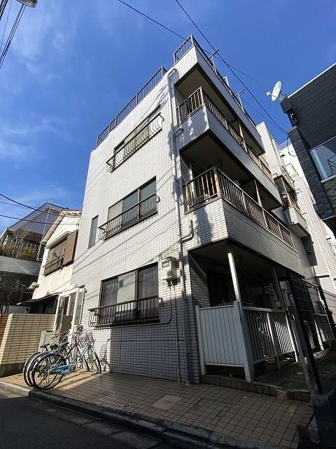 シャンクローネタウエモンのエントランス