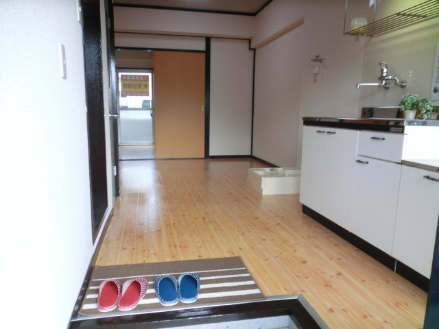 メゾン水野の玄関