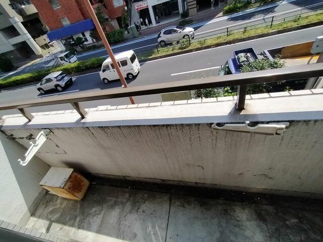 相良ビルのバルコニー