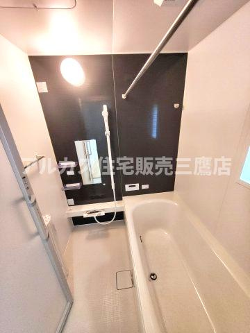 三鷹市大沢５丁目の新築一戸建の浴室