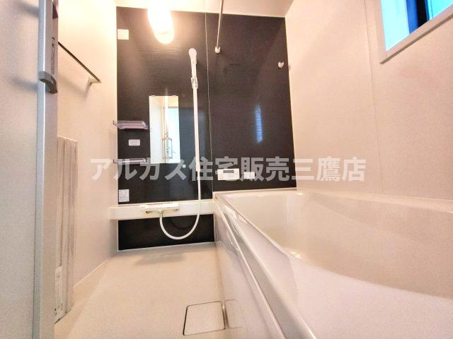 三鷹市大沢５丁目の新築一戸建の浴室