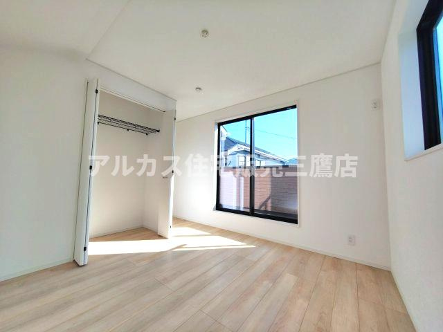 三鷹市大沢５丁目の新築一戸建の洋室