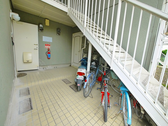 ロイヤルフラッツAのその他共用部分|ゆったりとした共有スペース
