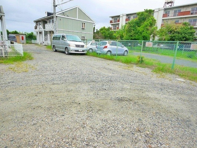 ロイヤルフラッツAの駐車場|駐車スペースもあります