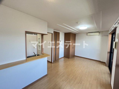 【居間・リビング】 | ロイヤルハイツ