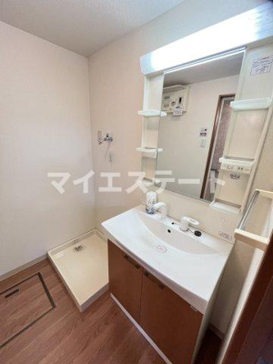 【洗面所】 | ロイヤルハイツ