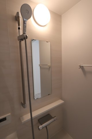 《仲介手数料無料》中央区上落合７丁目2-1新築一戸建てメルディアの浴室|撮影日 2025年11月1日 15:00 晴れ