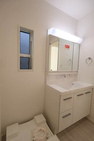 《仲介手数料無料》中央区上落合７丁目2-1新築一戸建てメルディアの独立洗面台|撮影日 2025年11月1日 15:00 晴れ