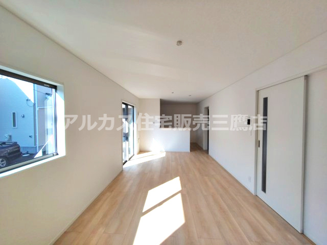 三鷹市大沢５丁目 京王線 西調布駅 新築戸建の居間・リビング