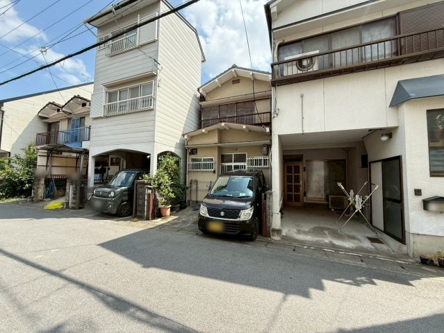 太秦堀ケ内町の前面道路含む現地写真|【現地】
間口約４.０１ｍございます♪