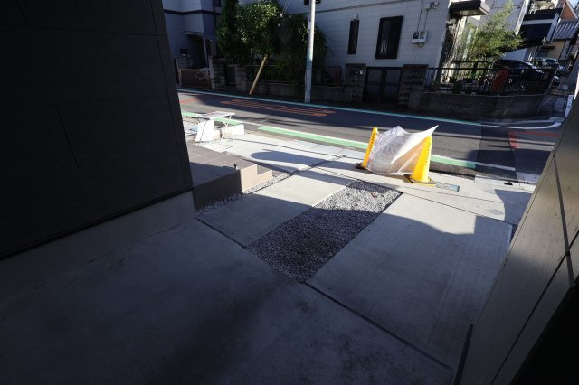 《仲介手数料無料》中央区上落合７丁目2-1新築一戸建てメルディアの駐車場|撮影日 2025年11月1日 15:00 晴れ