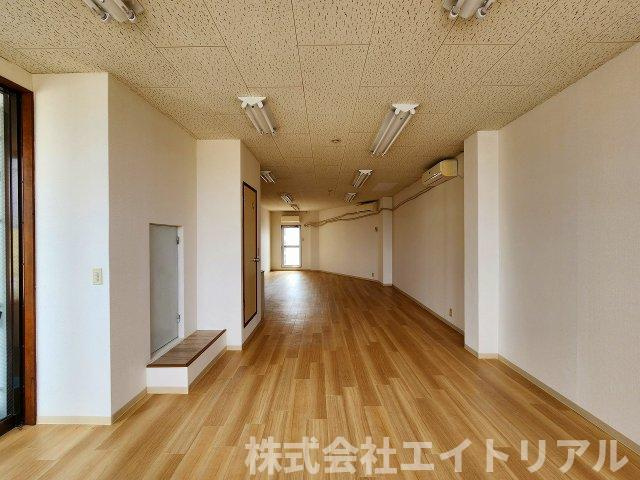 山口ビルの内装