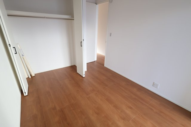 《仲介手数料無料》中央区上落合７丁目2-1新築一戸建てメルディアの洋室|撮影日 2025年11月1日 15:20 晴れ