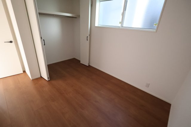 《仲介手数料無料》中央区上落合７丁目2-1新築一戸建てメルディアの洋室|撮影日 2025年11月1日 15:20 晴れ