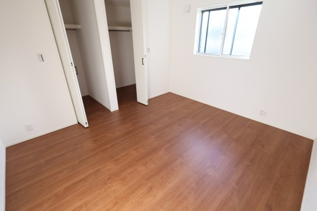 《仲介手数料無料》中央区上落合７丁目2-1新築一戸建てメルディアの洋室|撮影日 2025年11月1日 15:20 晴れ