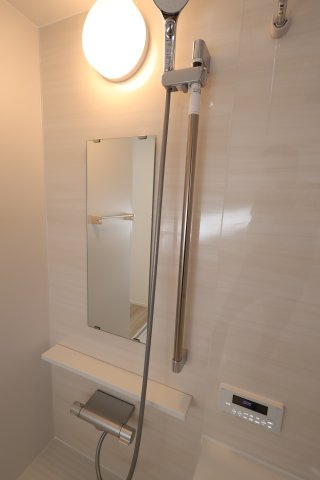 《仲介手数料無料》中央区上落合７丁目2-1新築一戸建てメルディアの浴室|撮影日 2025年11月1日 15:20 晴れ