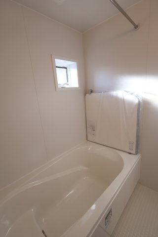 《仲介手数料無料》中央区上落合７丁目2-1新築一戸建てメルディアの浴室|撮影日 2025年11月1日 15:20 晴れ